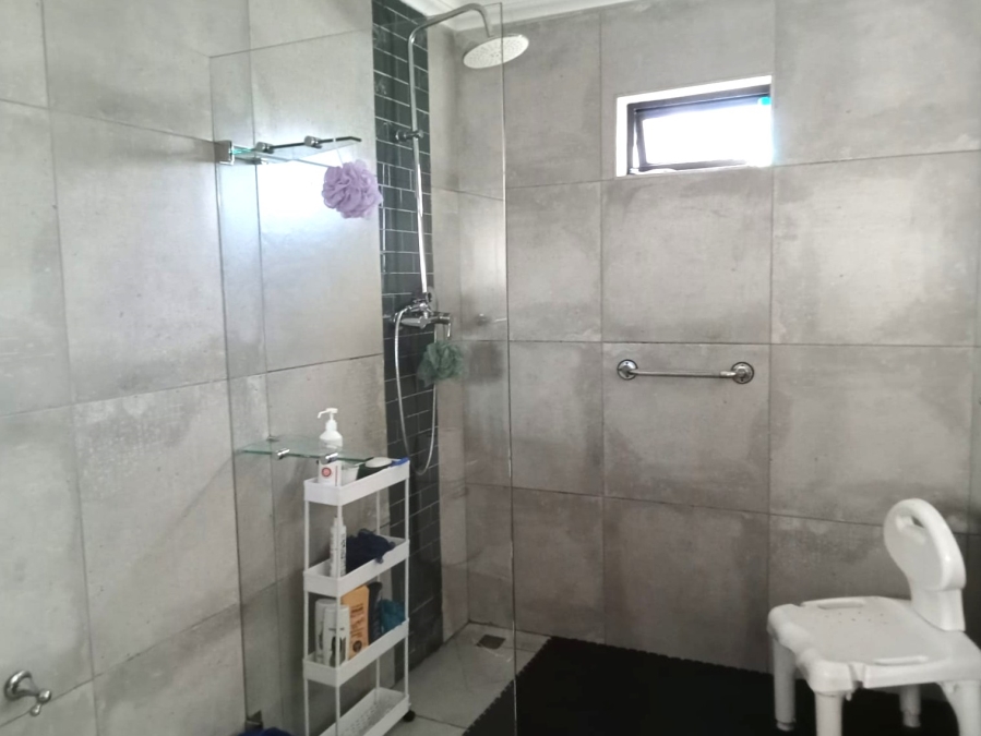 4 Bedroom Property for Sale in Bothasig Western Cape